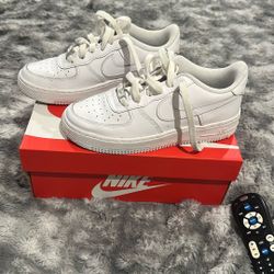Nike Force 1 Low Boys Size 5Y