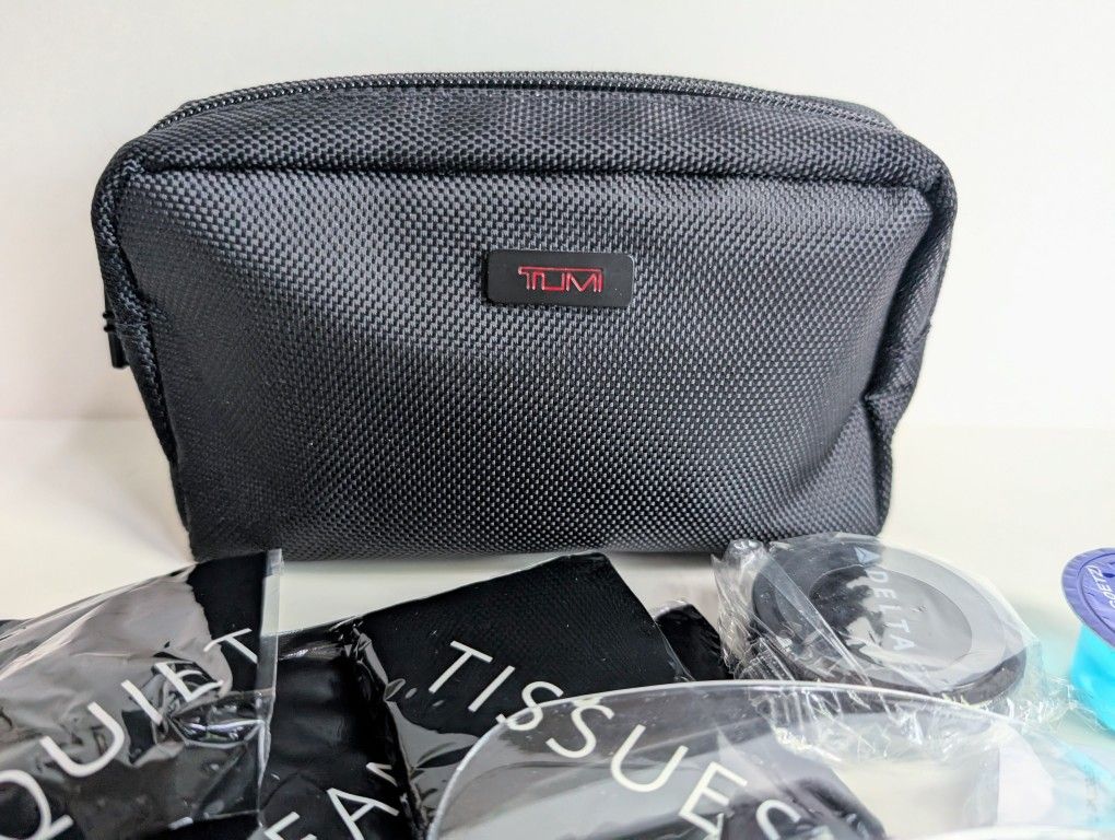 TUMI For Delta Air Lines Black Fabric Toiletry Makeup Amenity Travel Kit Bag