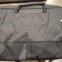 Incase Laptop Bag / Case – Fits 13” Laptop – Excellent Condition