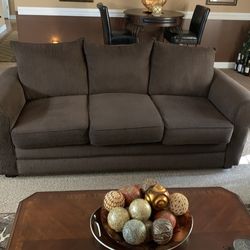 Sofa And Matching Loveseat In Execelent Condition Each Peice 150 Dollars Must Pick Up