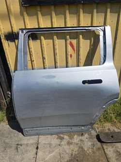2025-2026 RIVIAN LEFT REAR DOOR