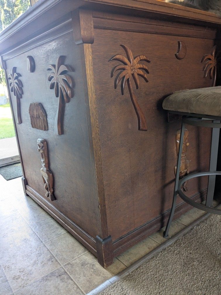 Bar & 2 Bar Stools