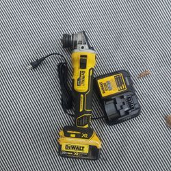 DeWalt 20v XR Grinder Battery And Charger 