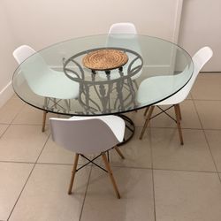 Dinning Table With Chairs