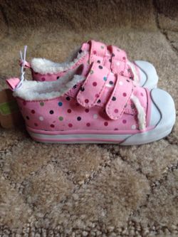 Crazy eight infant girl shoes - size 7 (New)