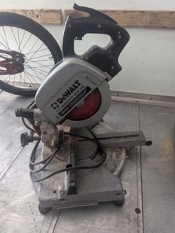DeWalt 8 .5 cross meter saw