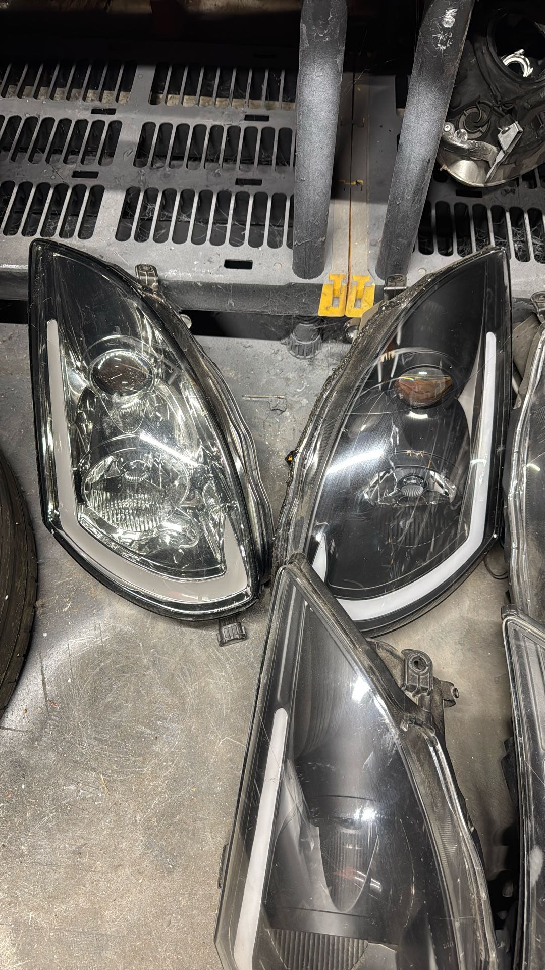 Infiniti G 35 Coupe Headlights