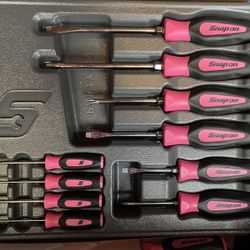 Pink Snap on screwdrivers and pry tools