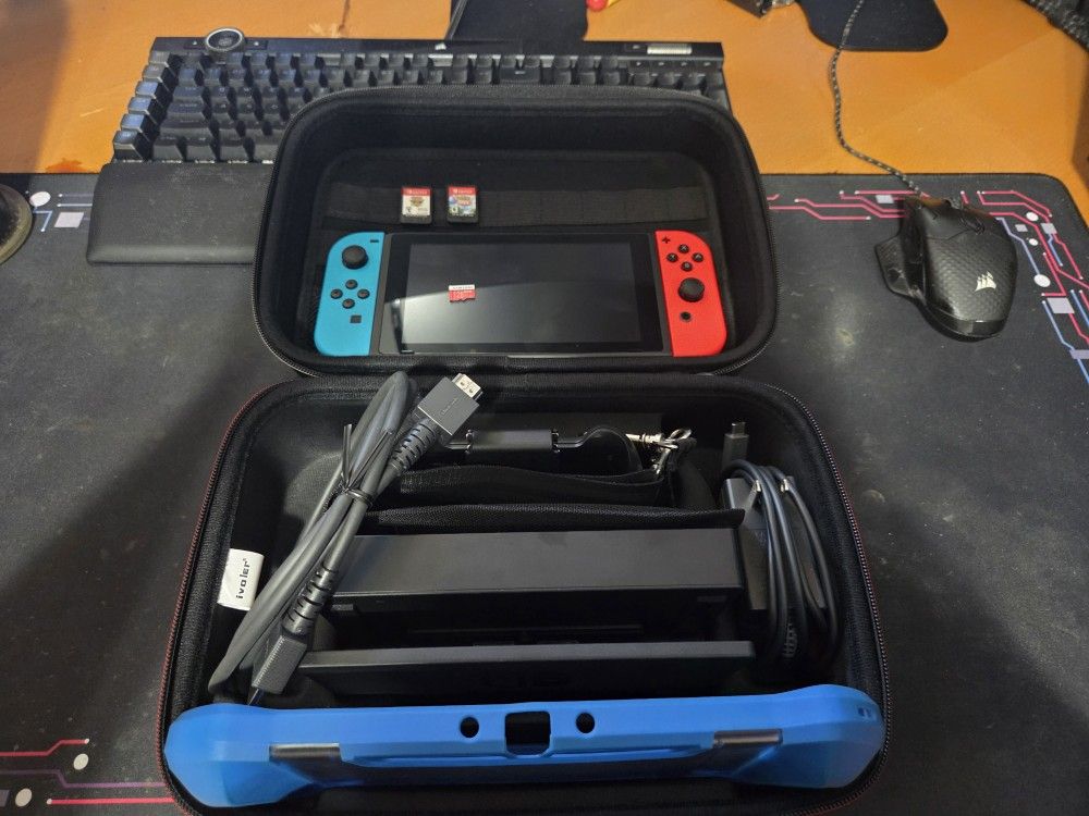 Nintendo Switch 32 Gb & Carry Case With Games