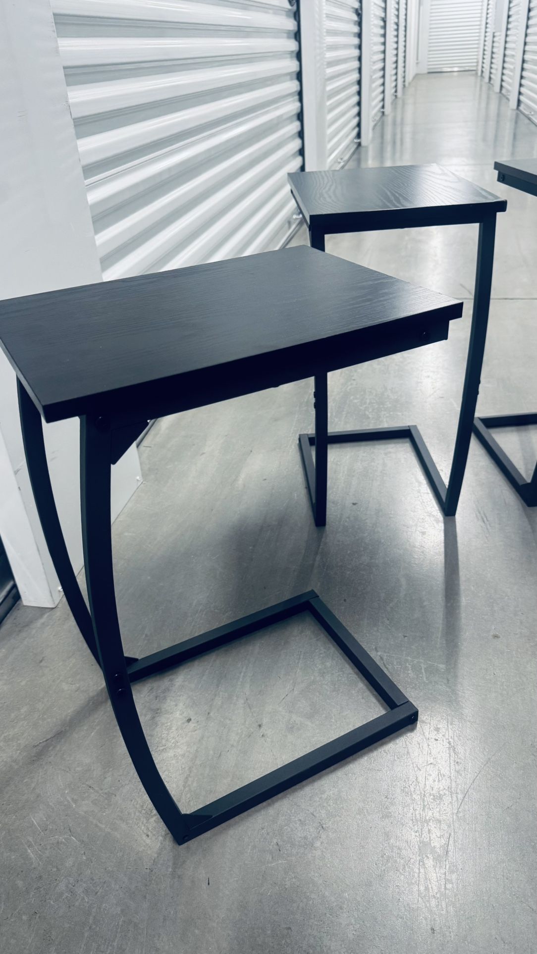Side Table with Curved Support Legs, C-shaped table