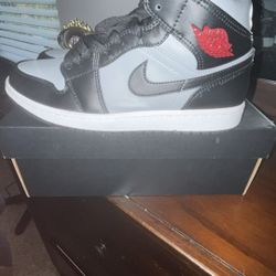 Jordan 1 Mids