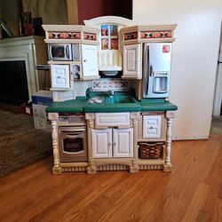 Children's Kitchen Step 2