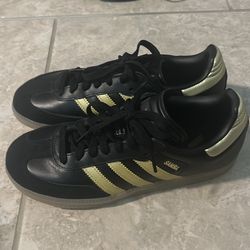 Women size 5.5 adidas samba