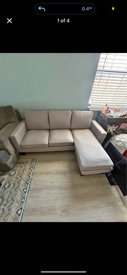 Beautiful gray 3-Seat Sectional Sofa with Chaise – Clean & Comfortable