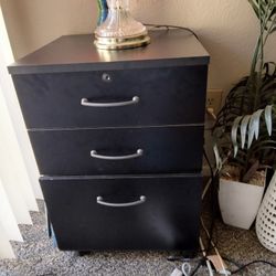 3 drawer End Table 