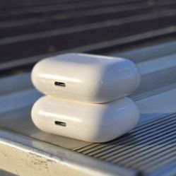 Apple AirPods - Case only+ Left Earbud Only