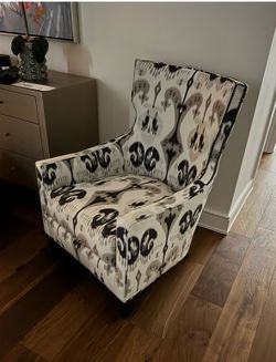 Upholstered arm chair