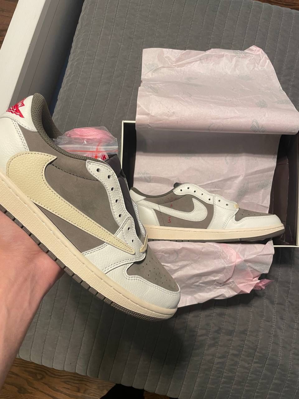 Air Jordan 1 Low Reverse Mocha