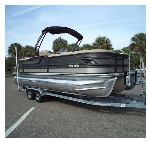 2016 Crest 230 SLC Tritoon Boat
