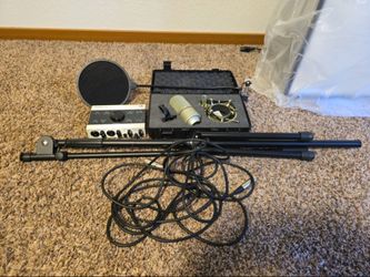 Komplete Audio 6 + MXL 990 Condensor Mic + Mic Stand + All Related Cables