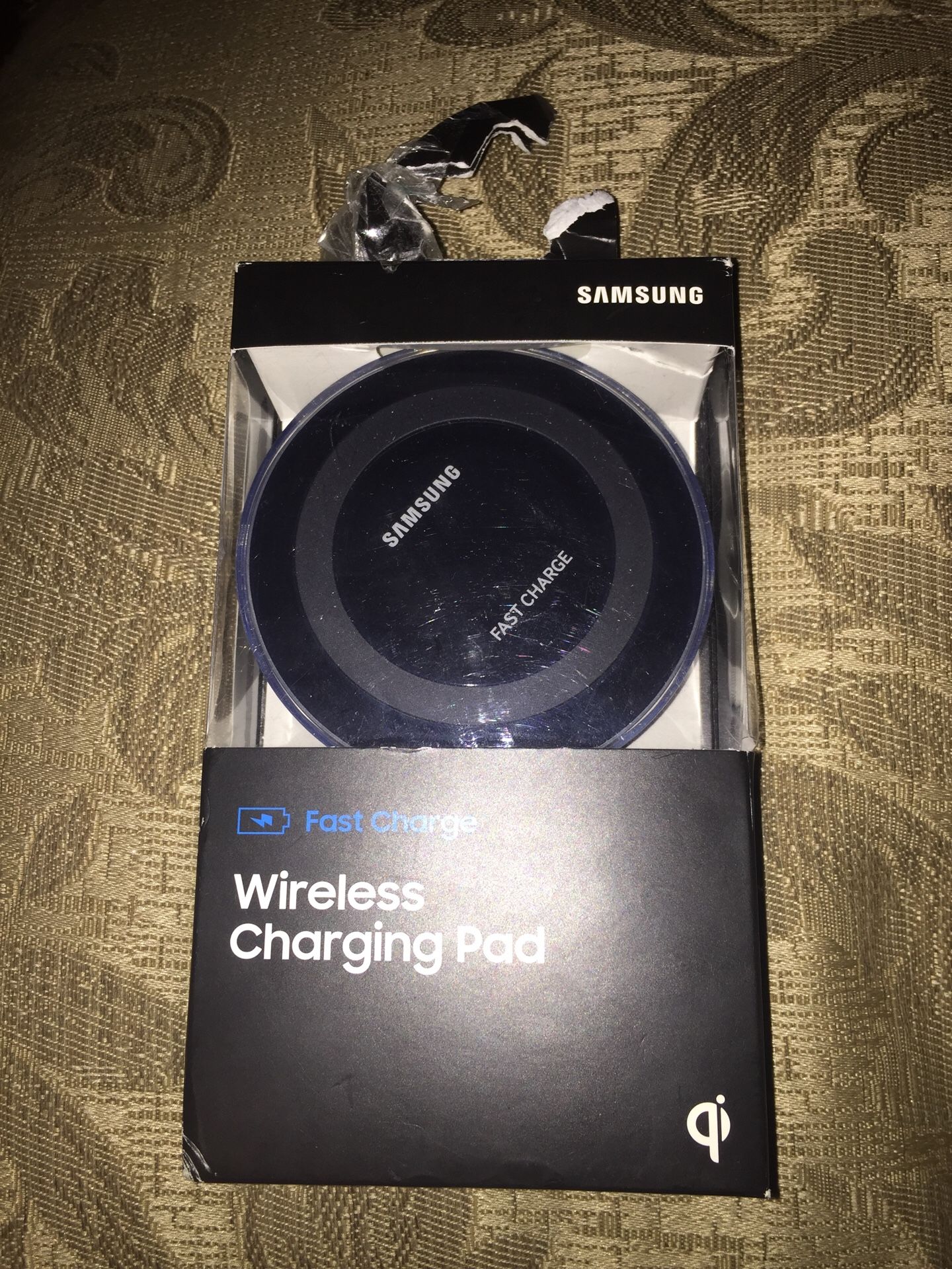 brand new samsung charging pad