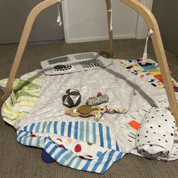 Lovevery Play Gym
