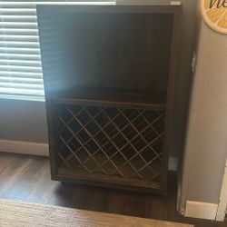 Hutch/Wine Rack
