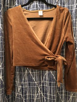 Top/ women clothing