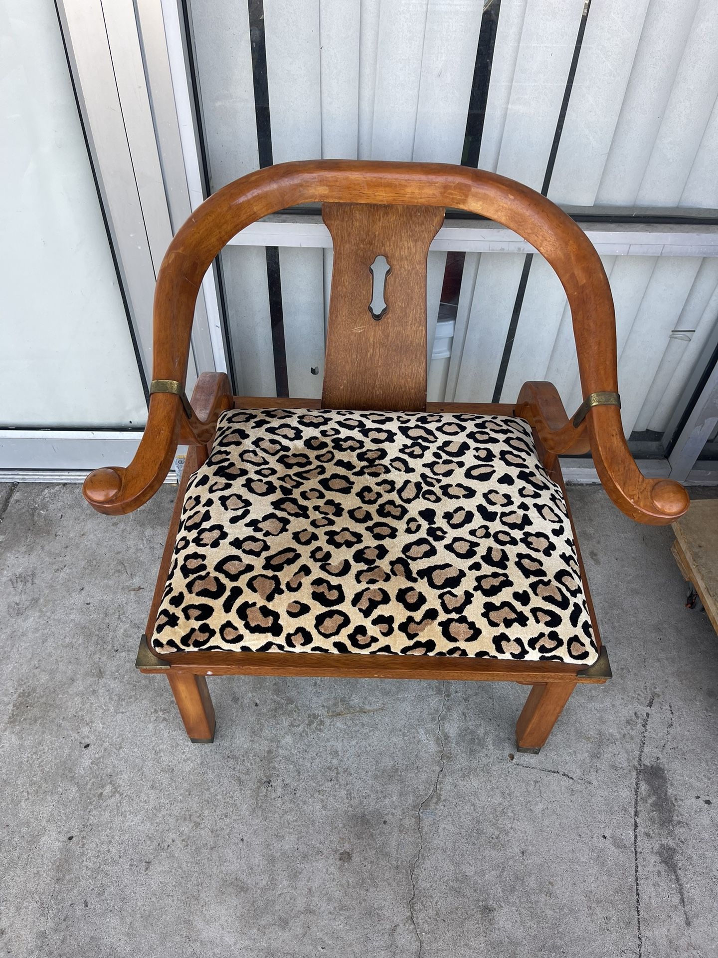 1960s James Mont Style Asian Chinoiserie Ming Horseshoe Chair by Century Furniture