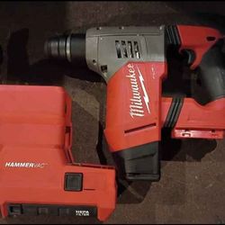 Milwaukee M28 Rotary Hammer Drill with HammerVac