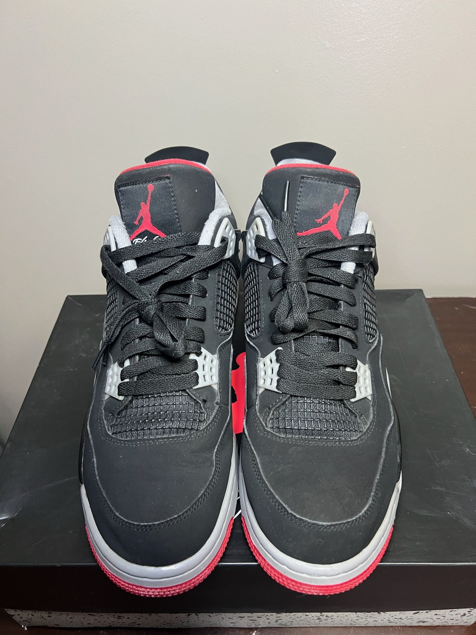 Jordan 4 Bred Retro OG Size 11.5 2019 Used Nike Air MJ  display picture 1