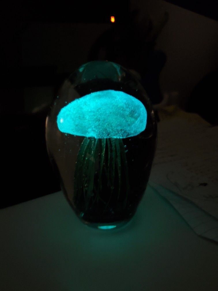 Hand made 5" Jelly Fish Green color in the glass, glowing in the dark,