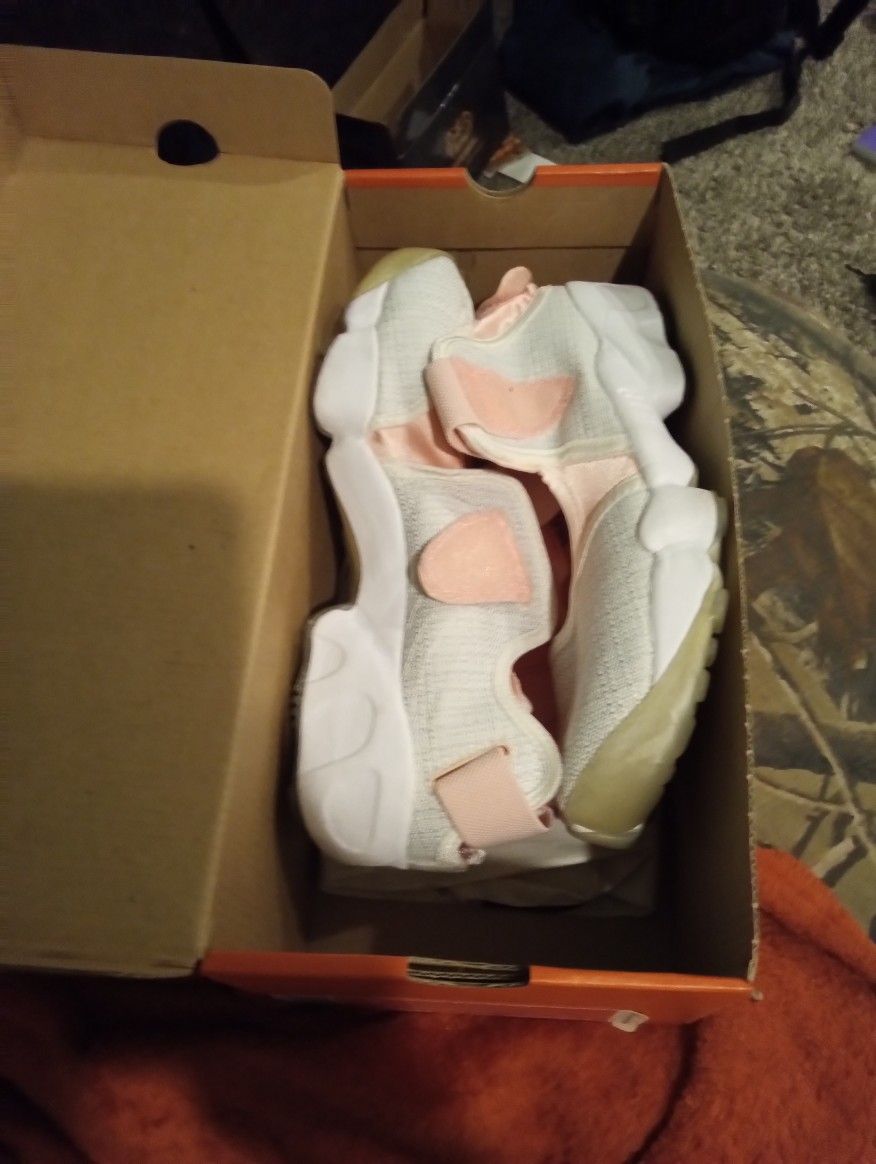 Brand New Nike Sandals
