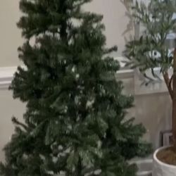 Christmas Tree 🌲 6 Ft