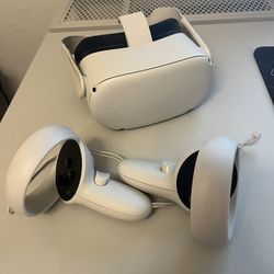 Oculus Quest 2 128 GB VR with Case (Great Condition)