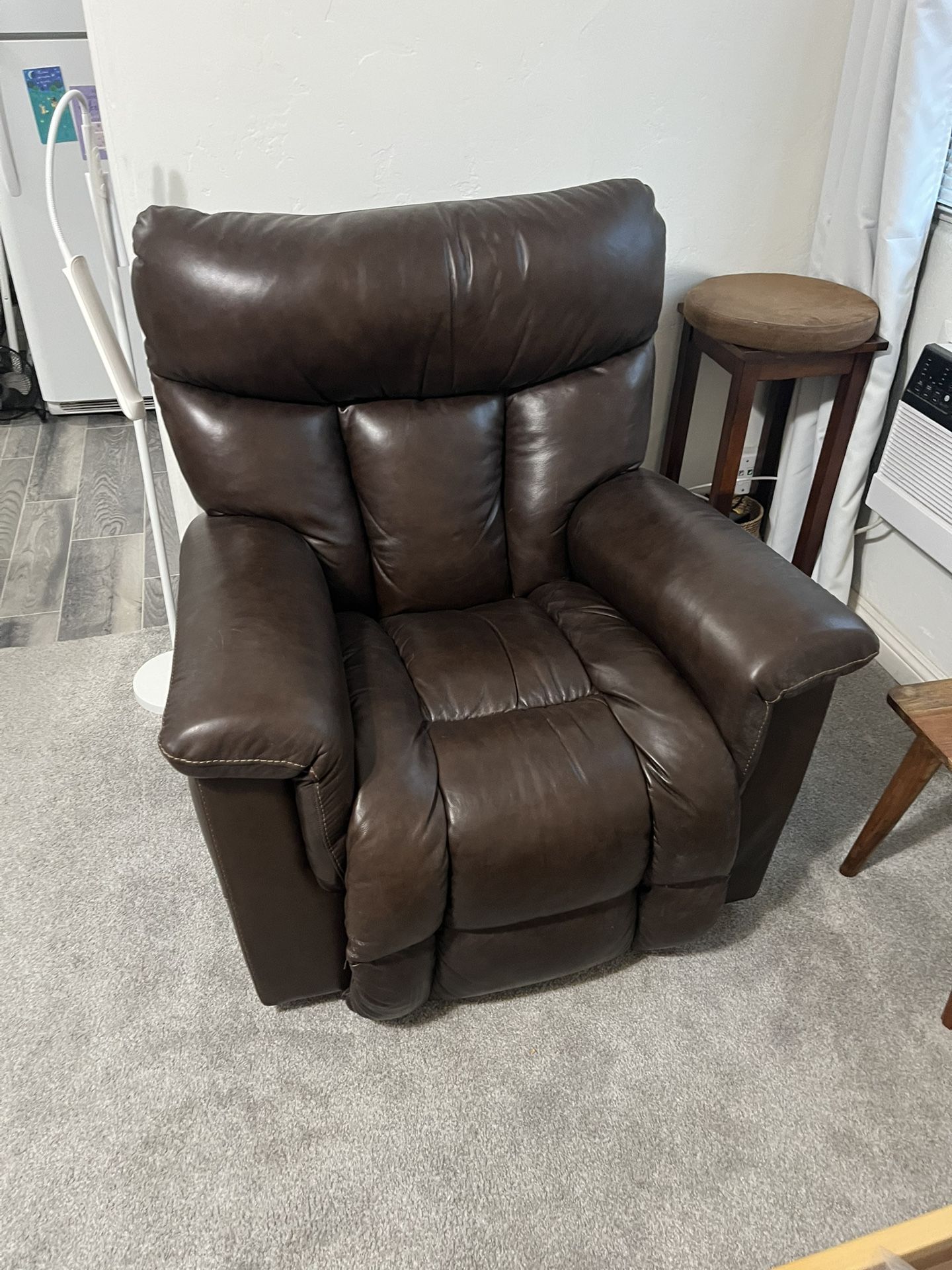 Lazy Boy Randel Oversized Leather Power Recliner $OBO