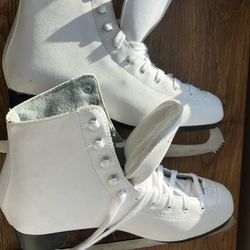 DBX Classic White Ice Skates / TruTech Frame - SIZE 9 - GREAT CONDITION 