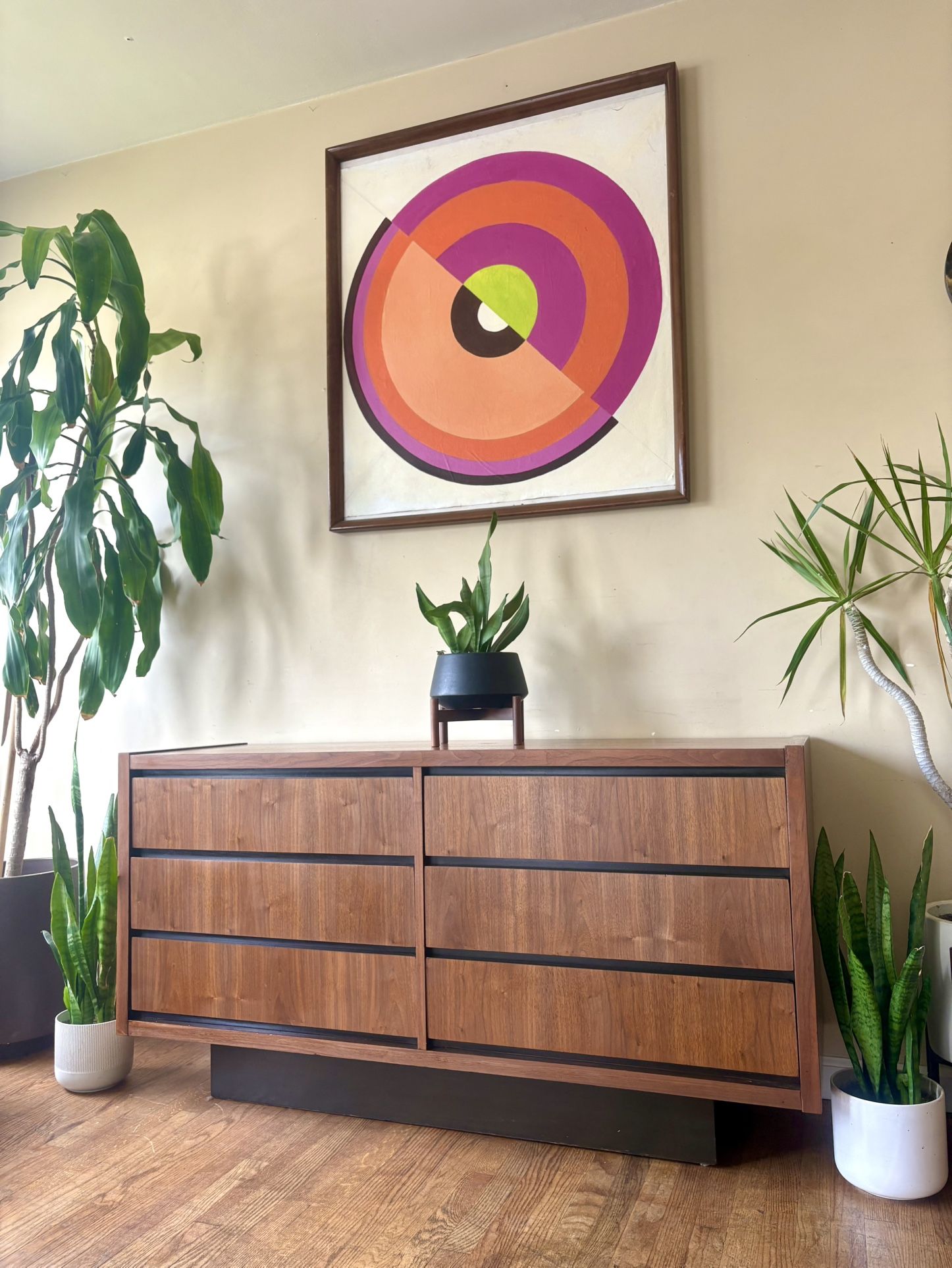 Lovely MCM Lane 6-Drawer Dresser Credenza