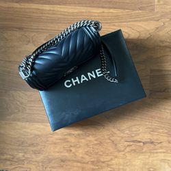 Chanel Caviar Chevron Quilted New Medium Boy Flap Back