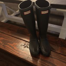 Hunter Rain Boots Size 6 