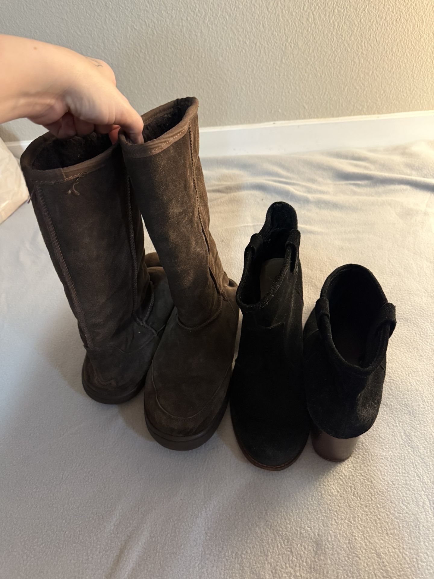 Women’s boots size 9