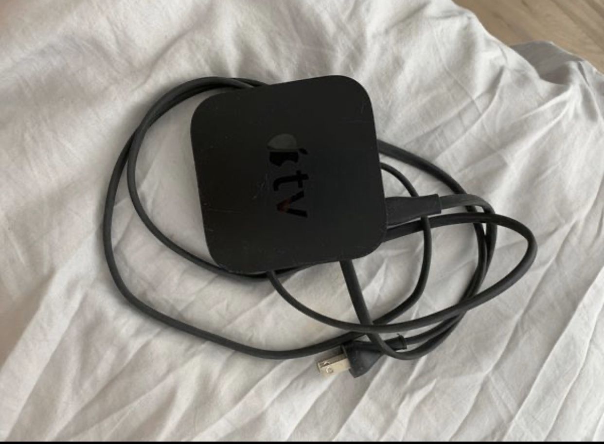 Apple tv with remote - Great condition only $35