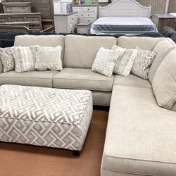 New Sectional 🔥🔥 IN STOCK NOW
