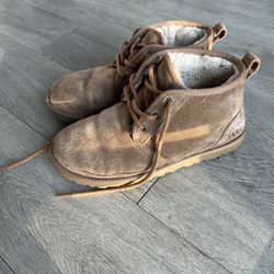 Chestnut Men’s Uggs - Size 8