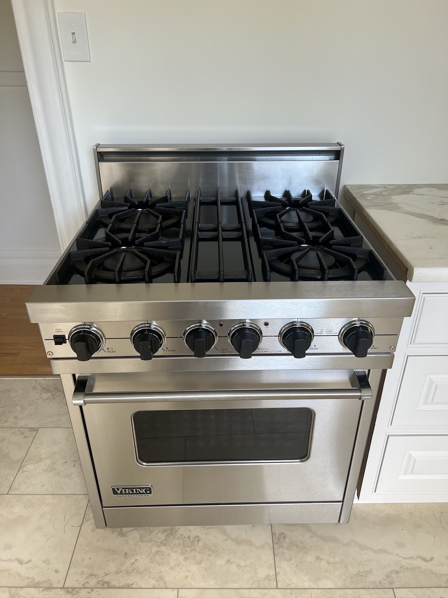 FS: 30” Viking Gas Range