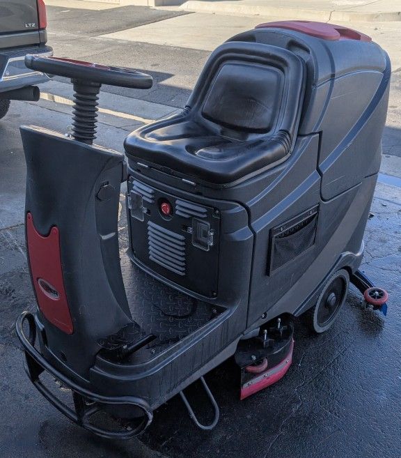 Viper Ride On Scrubber AS710R 24 Volt Charger Included