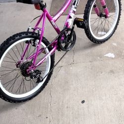 MT20 Kids Bike With 6speed. In New Shape