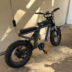 Forever Blu E-bike E Motorcycle Like New 