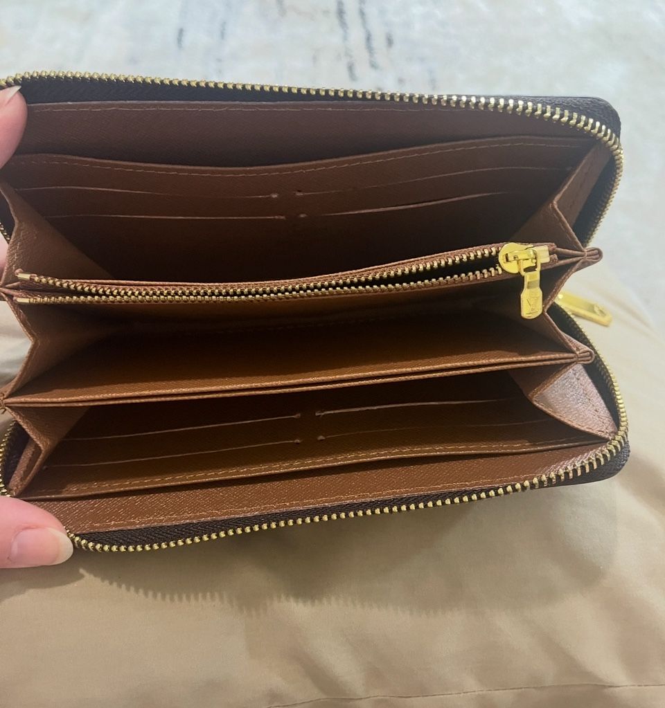 Brown Woman’s Wallet New Never Used View All Photos Pickup Gaithersburg Md20877