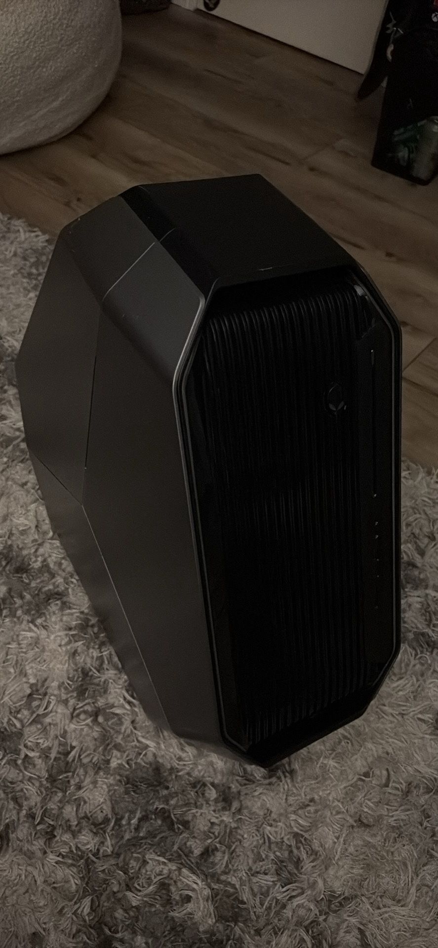 Alienware D03X Area 51 R2 Gaming PC